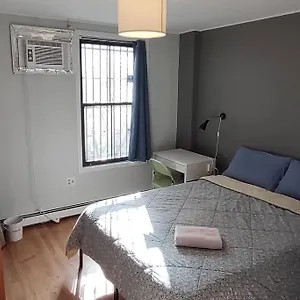 https://apt-luxury-double-room-in-williamsburg-ground-floor.us-newyorkcity.com