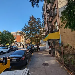 https://cozy-room-at-great-townhouse-in-williamsburg.us-newyorkcity.com