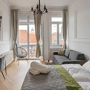 https://pedestrian-apartment-the-best-location.inbudapesthotels.com